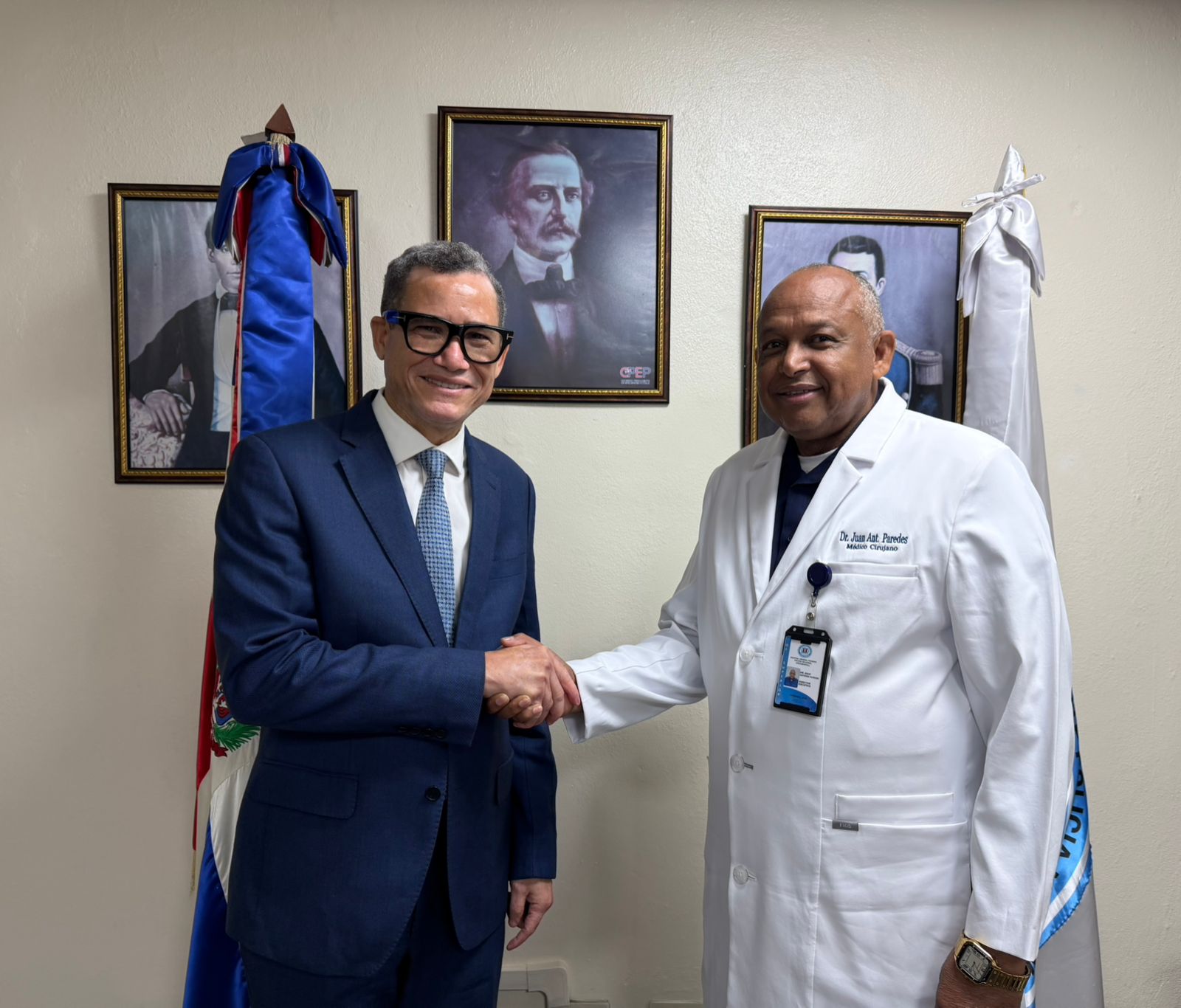 Ministro de Trabajo realiza recorrido e invita a utilizar los servicios del HOSGEDOPOL