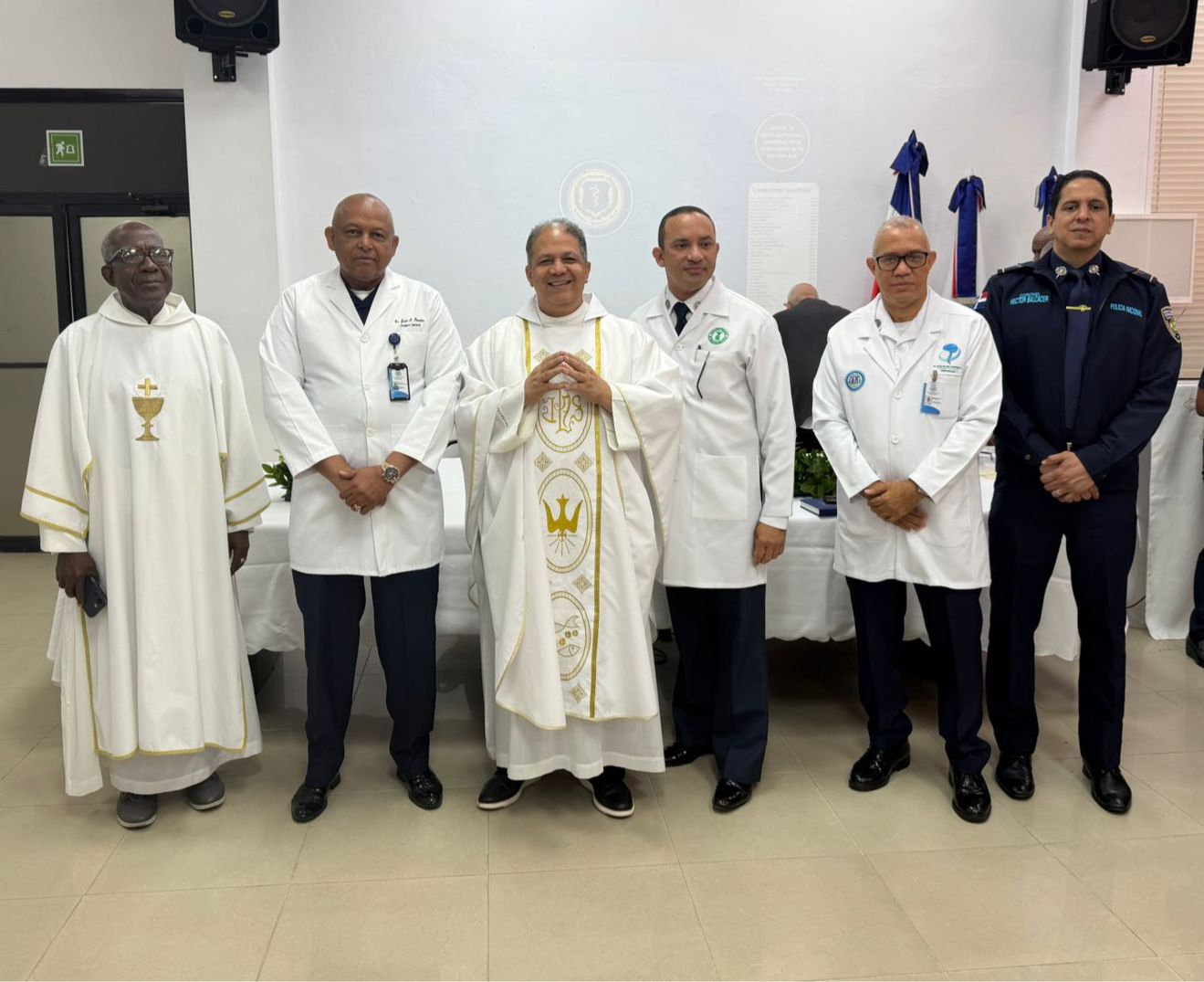 HOSGEDOPOL realiza misa de acción de gracias por cierre de mes de abril