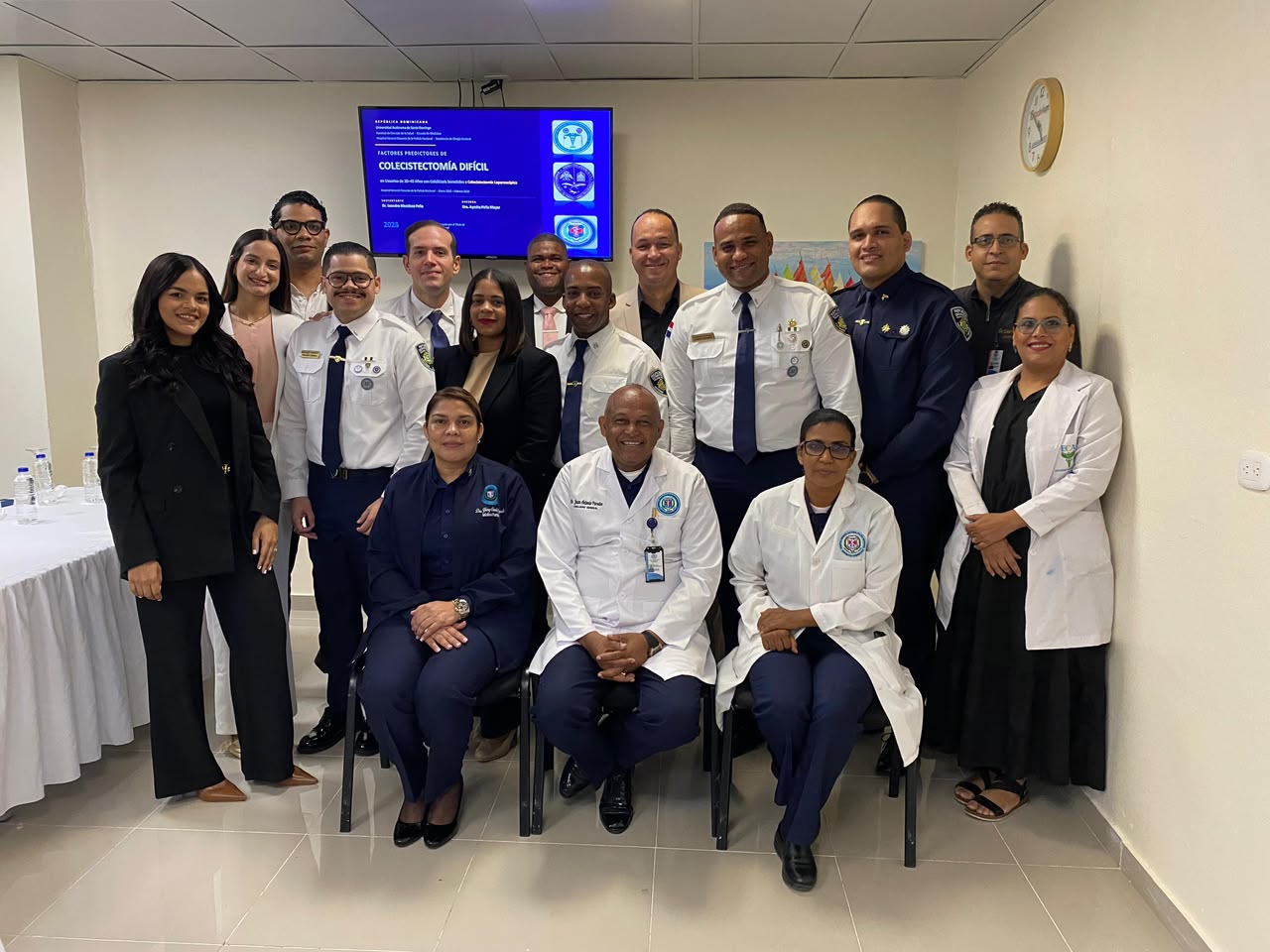 Médicos residentes del HOSGEDOPOL inician presentación de tesis