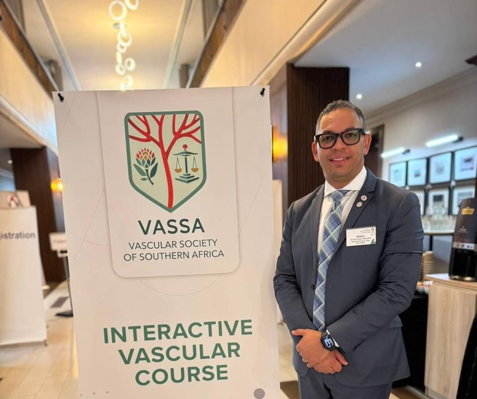 HOSGEDOPOL destaca participación de especialista dominicano como conferencista internacional en congreso de cirugía vascular en África