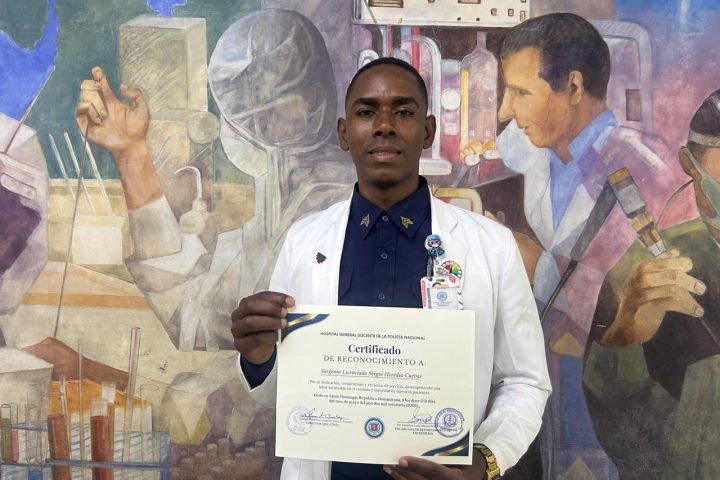 Sargento licenciado en enfermería Sergio Heredia Cuevas